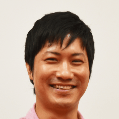 國本 隆志 氏